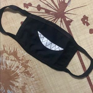NWOT black mask